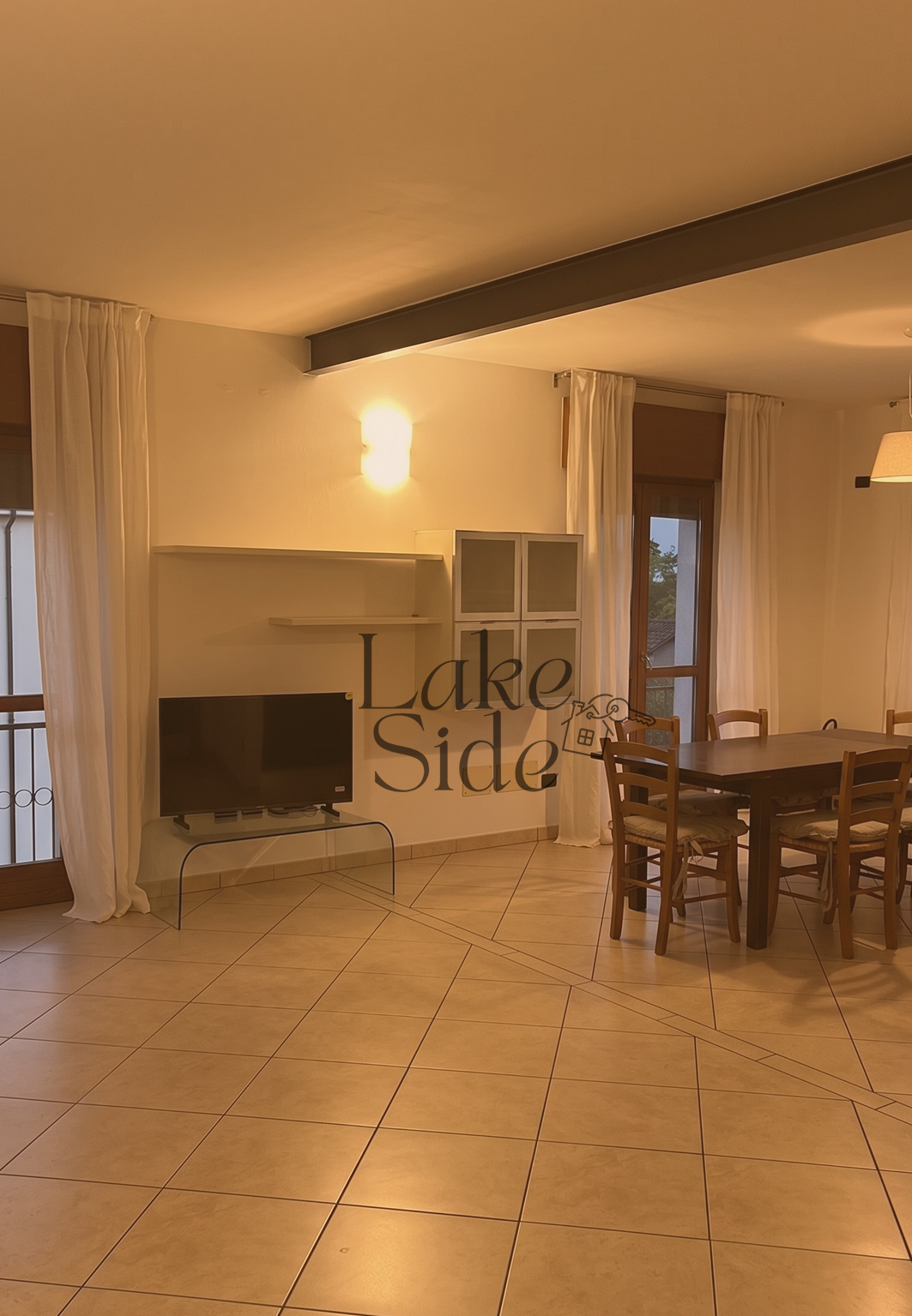 Zona giorno di un appartamento Lakeside a Castelnuovo del Garda